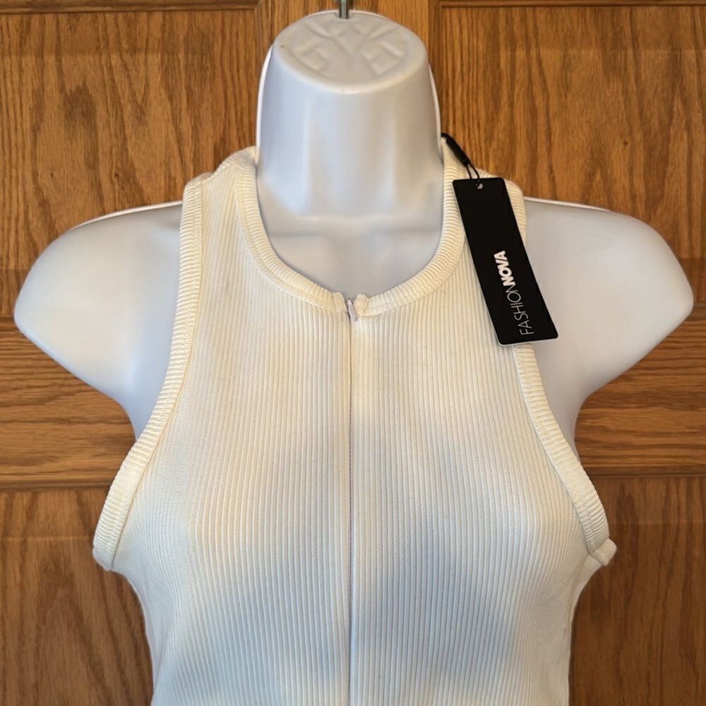 FASHION NOVA Zip Up Ribbed Romper *NEW* - Picture 2 of 10